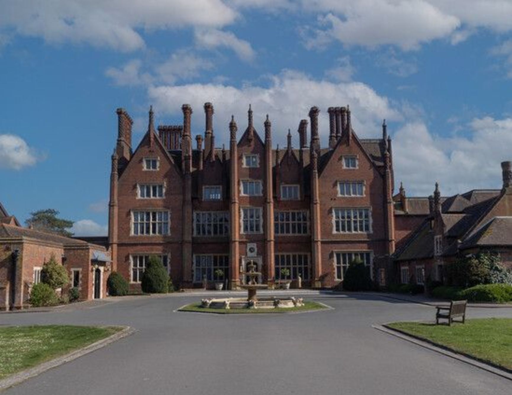 Dunston Hall Hotel, Spa & Golf Resort