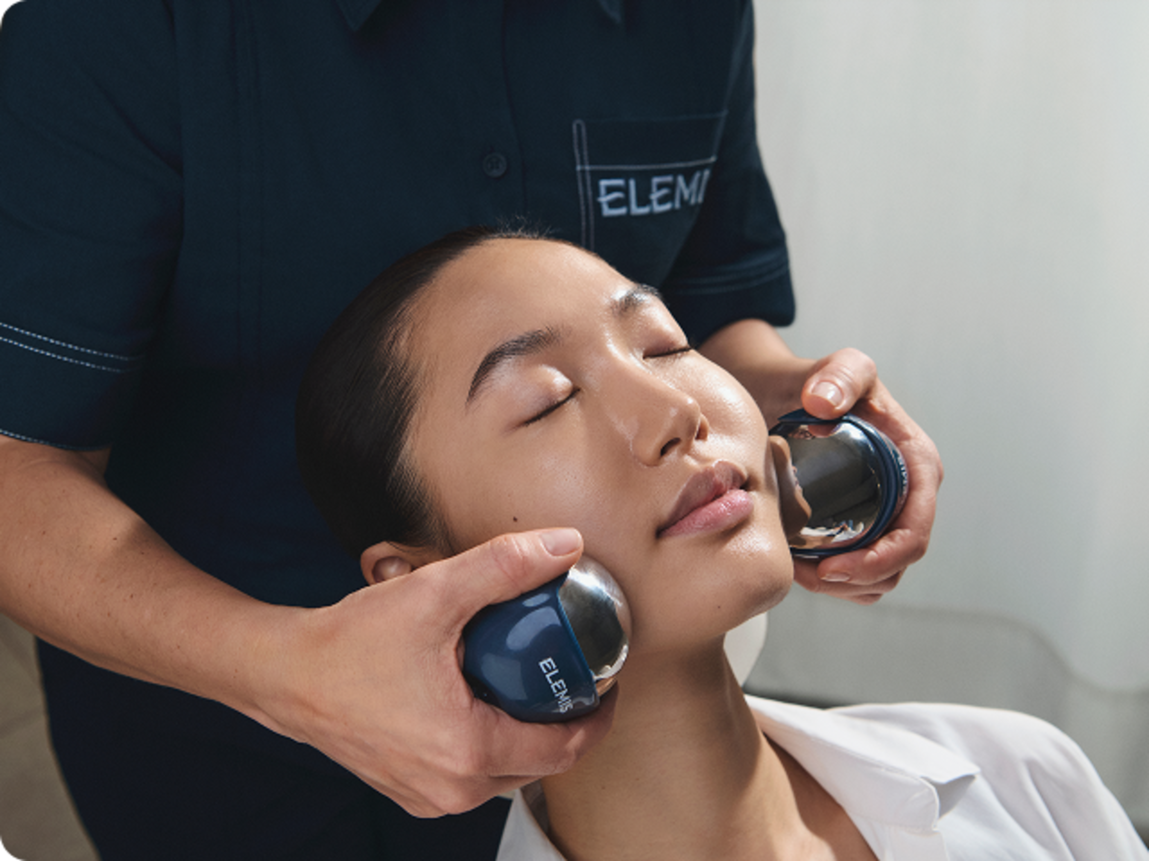Woman getting a scuplting facial