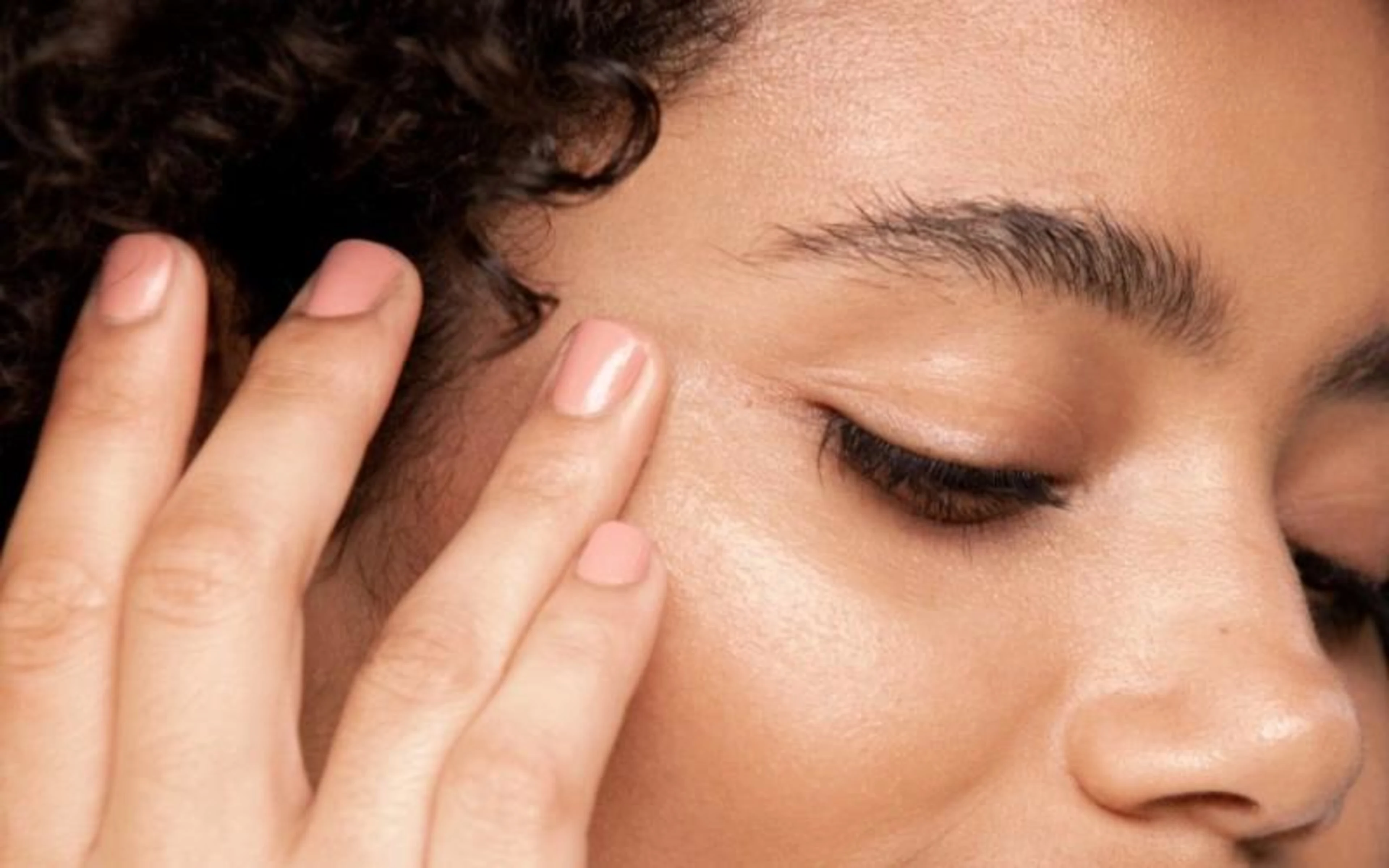 How to Use a Cleansing Balm to Remove Makeup